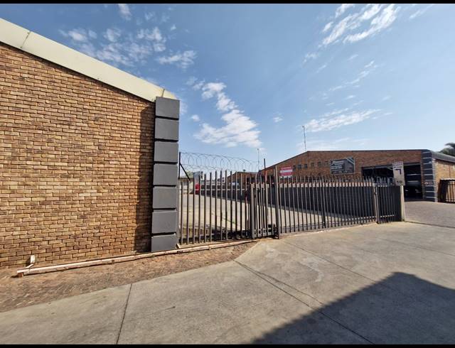 900M² RETAIL TO LET IN BARDENE